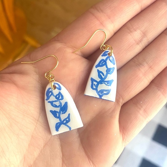 Handmade painted polymer clay earrings - Picture 4 of 4